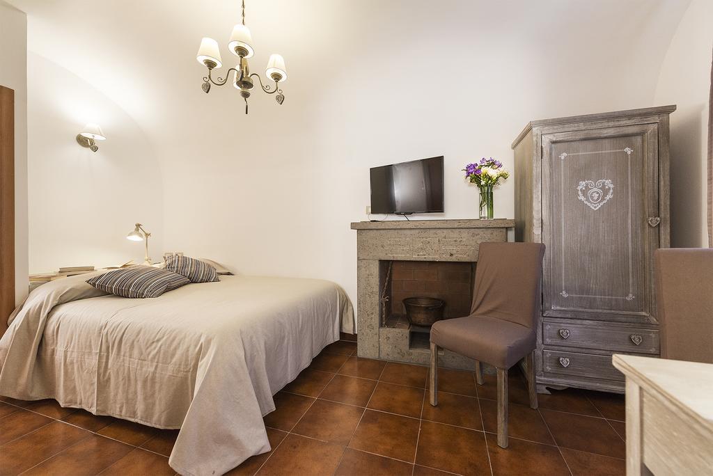 B&B I Tre Camini タルクイーニア 部屋 写真